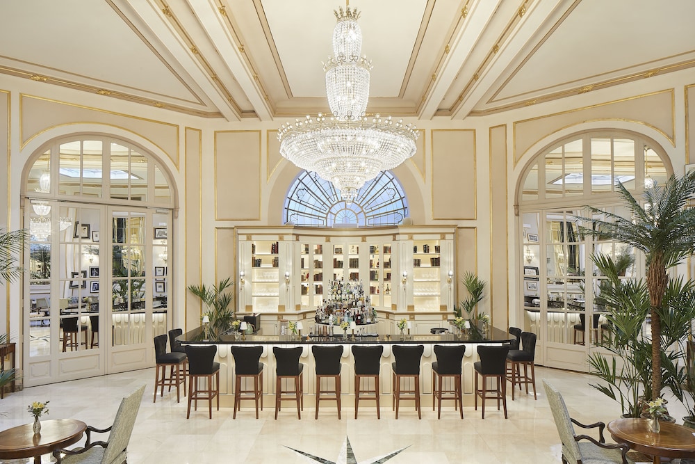 Барселона: El Palace 5*